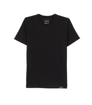 Men's black short-sleeve base layer is moisture-wicking and antibacterial, the perfect t-shirt to wear all year round